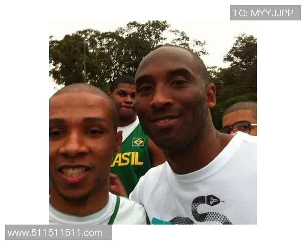 科比与足球巨星对比图:探索篮球与足球顶级运动员的共性与差异 科比与足球巨星对比图:探索篮球与足球顶级运动员的共性与差异