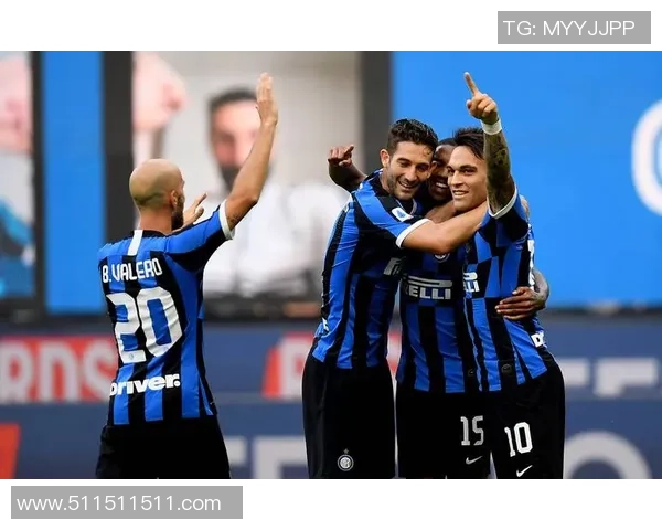 踢足球时不慎崴脚的知名球星遭遇伤病困扰赛季前景堪忧