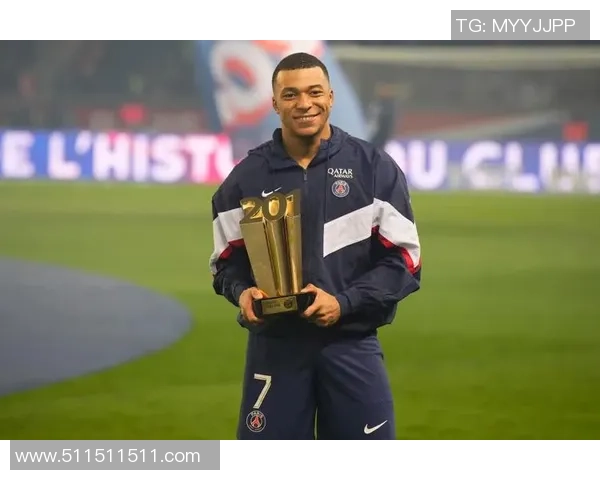 激情飞扬的足球巨星姆巴佩手绘头像，展现无尽赛场风采