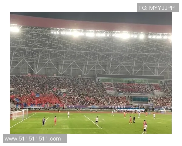 足球巨星亲临实况游戏竞技场，虚拟与现实的激烈碰撞引爆全球球迷热情